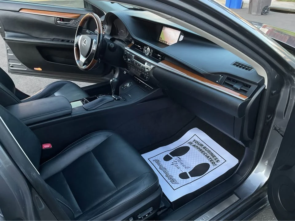 2015 Lexus ES 6th Gen - Image 9 of 16