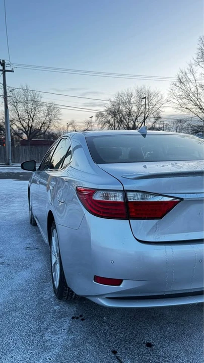 2015 Lexus ES 6th Gen - Image 4 of 12