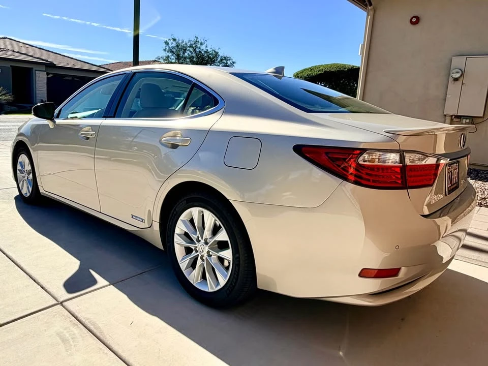 2015 Lexus ES 6th Gen - Image 4 of 8