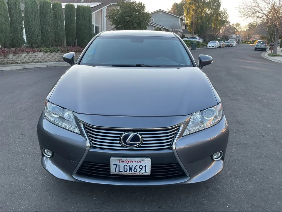 2015 Lexus ES 6th Gen - Image 2 of 16