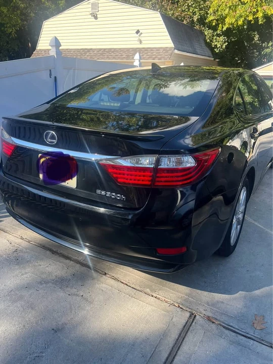 2015 Lexus ES 6th Gen - Image 13 of 20