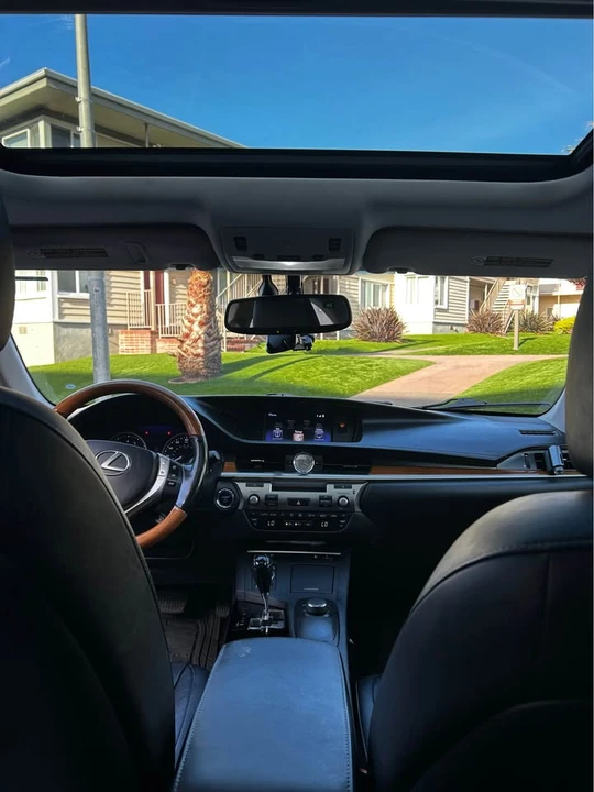 2015 Lexus ES 6th Gen - Image 3 of 7