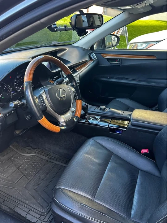 2015 Lexus ES 6th Gen - Image 6 of 7