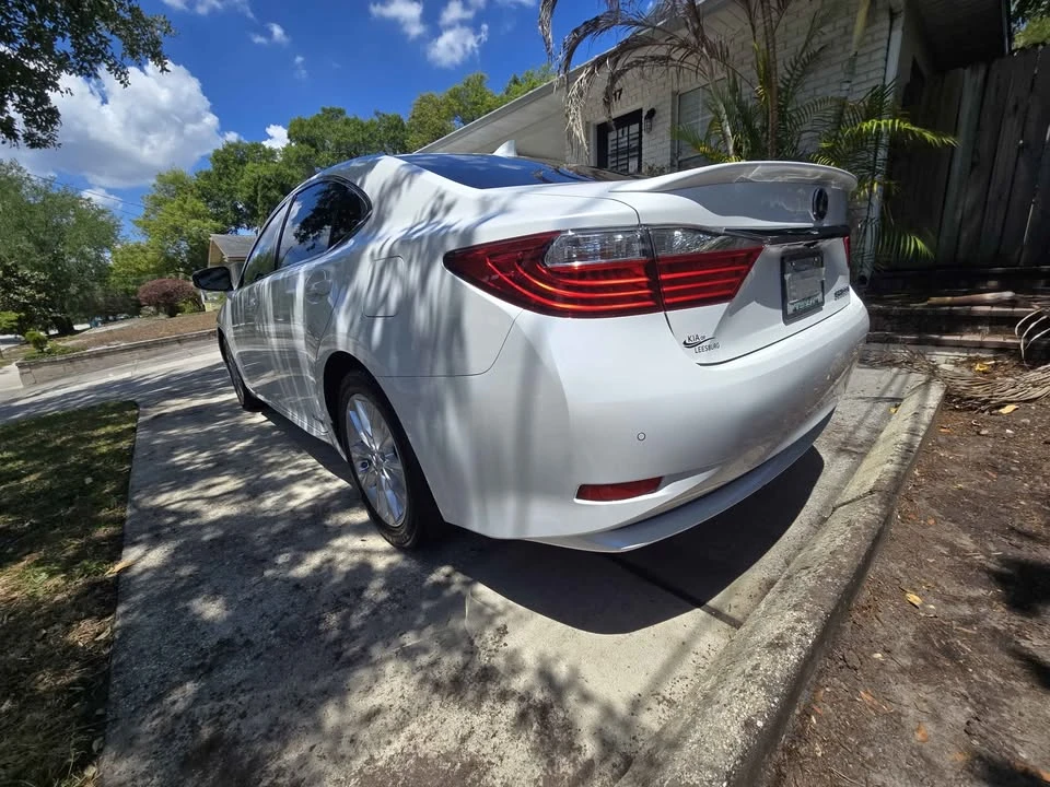 2015 Lexus ES 6th Gen - Image 9 of 17