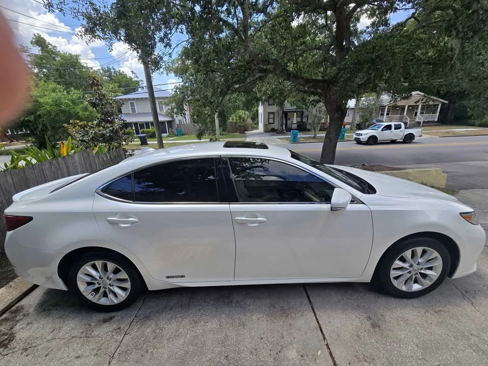 2015 Lexus ES 6th Gen - Image 12 of 17