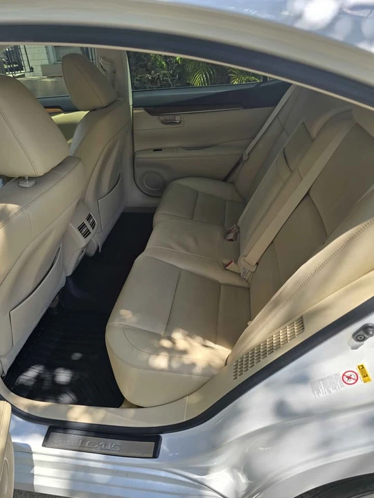 2015 Lexus ES 6th Gen - Image 5 of 17