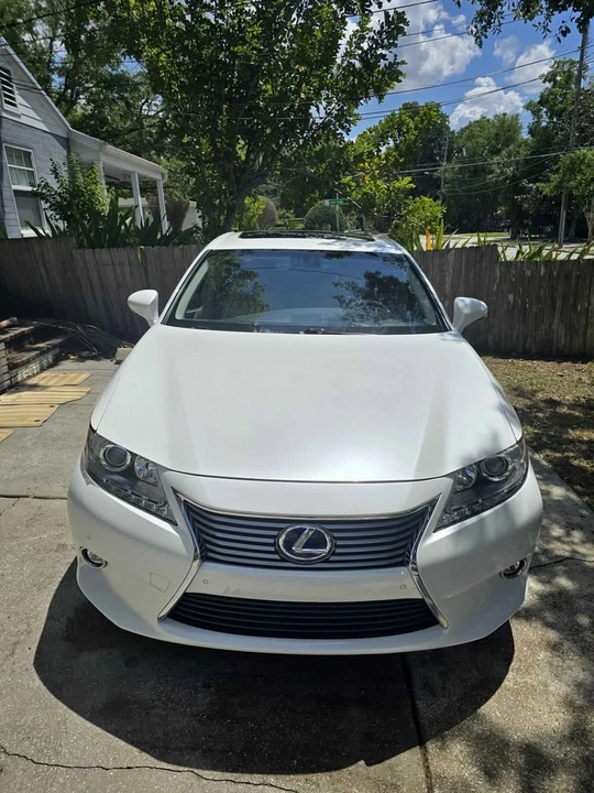 2015 Lexus ES 6th Gen - Image 3 of 17