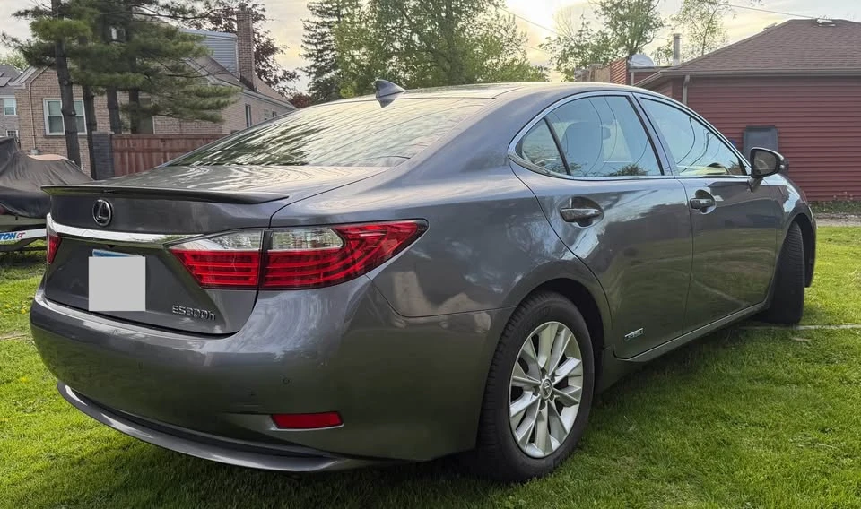 2015 Lexus ES 6th Gen - Image 4 of 13