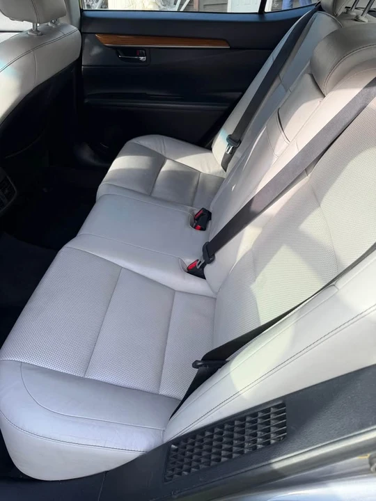 2015 Lexus ES 6th Gen - Image 8 of 13
