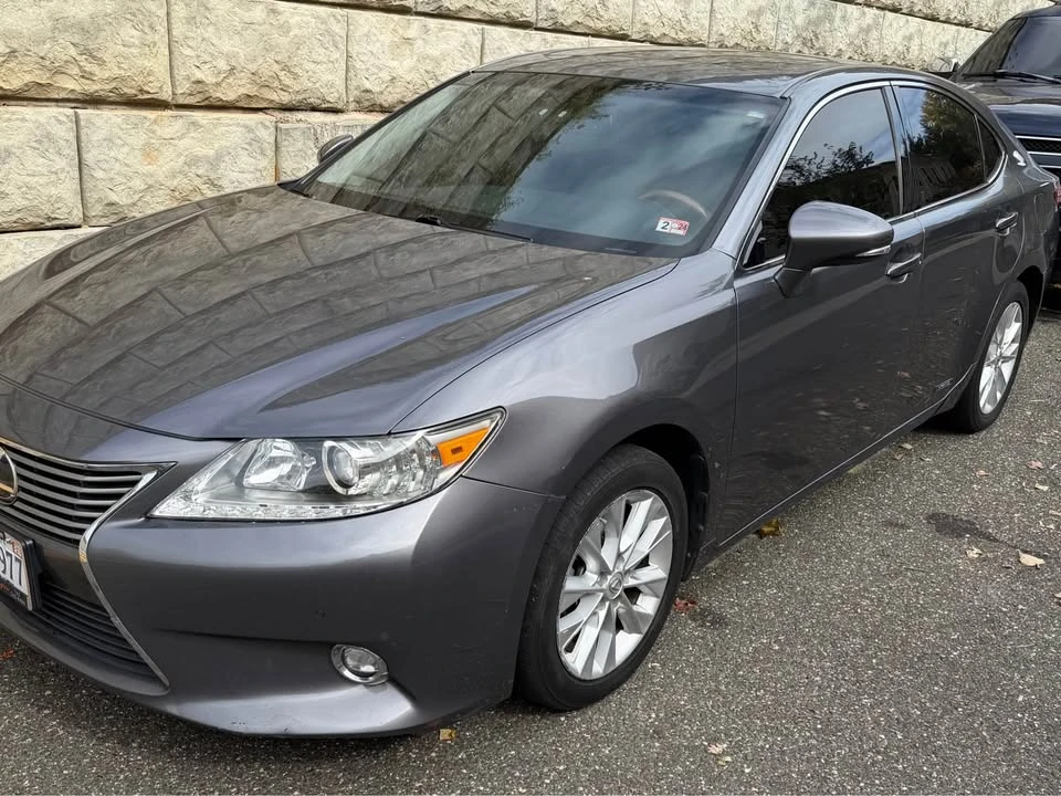 2015 Lexus ES 6th Gen - Image 2 of 14