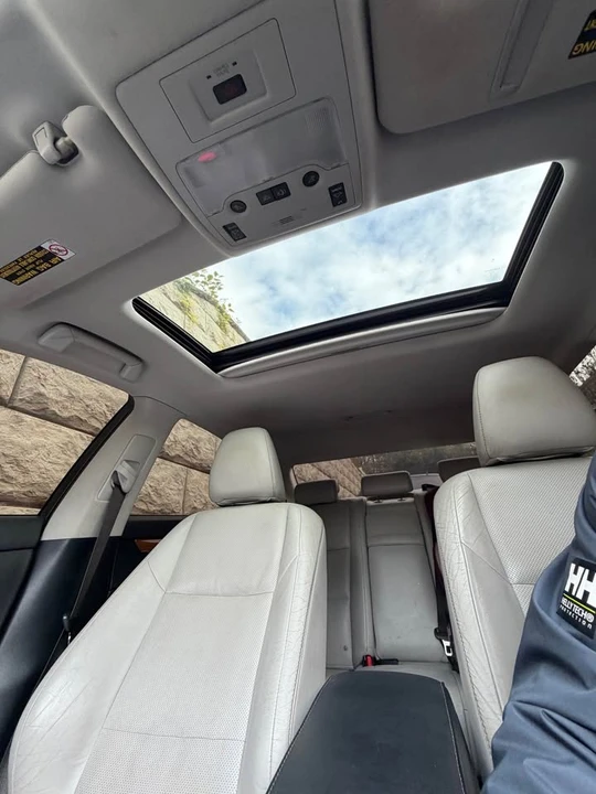 2015 Lexus ES 6th Gen - Image 12 of 14