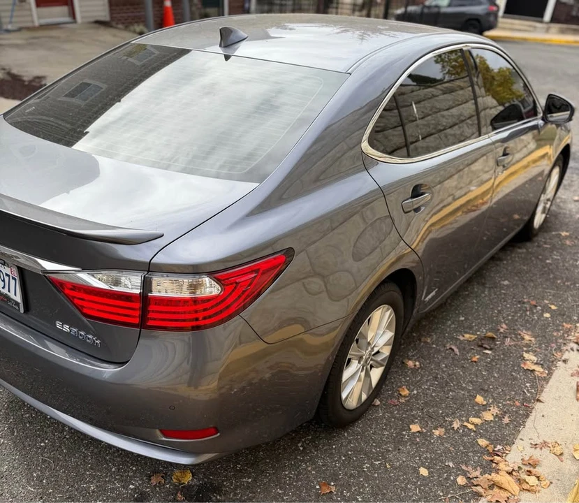 2015 Lexus ES 6th Gen - Image 4 of 14