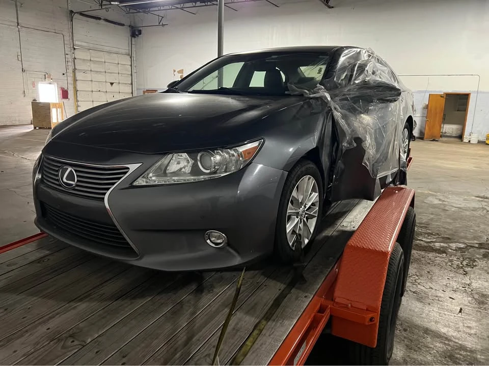2015 Lexus ES 6th Gen - Image 2 of 7