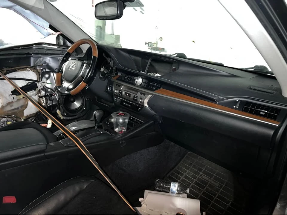2015 Lexus ES 6th Gen - Image 6 of 7