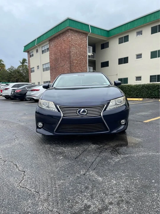 2015 Lexus ES 6th Gen - Image 7 of 9
