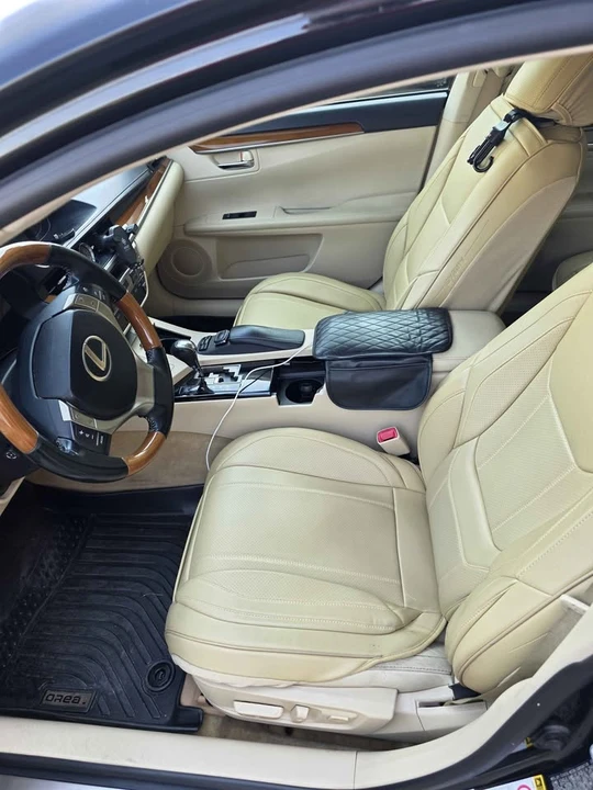 2015 Lexus ES 6th Gen - Image 12 of 16