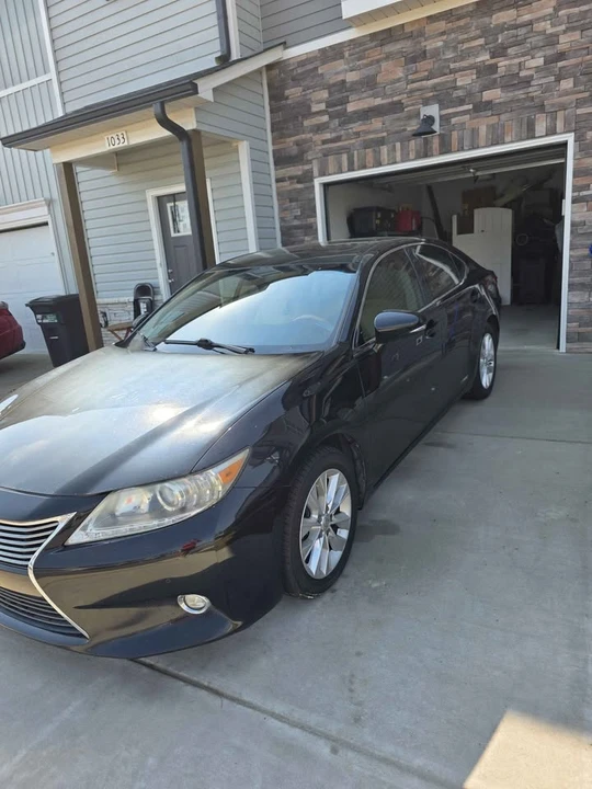 2015 Lexus ES 6th Gen - Image 5 of 16