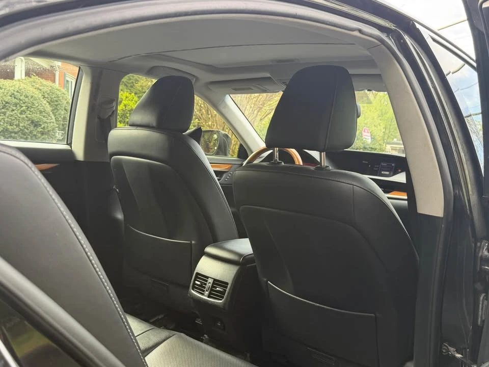 2015 Lexus ES 6th Gen - Image 11 of 15