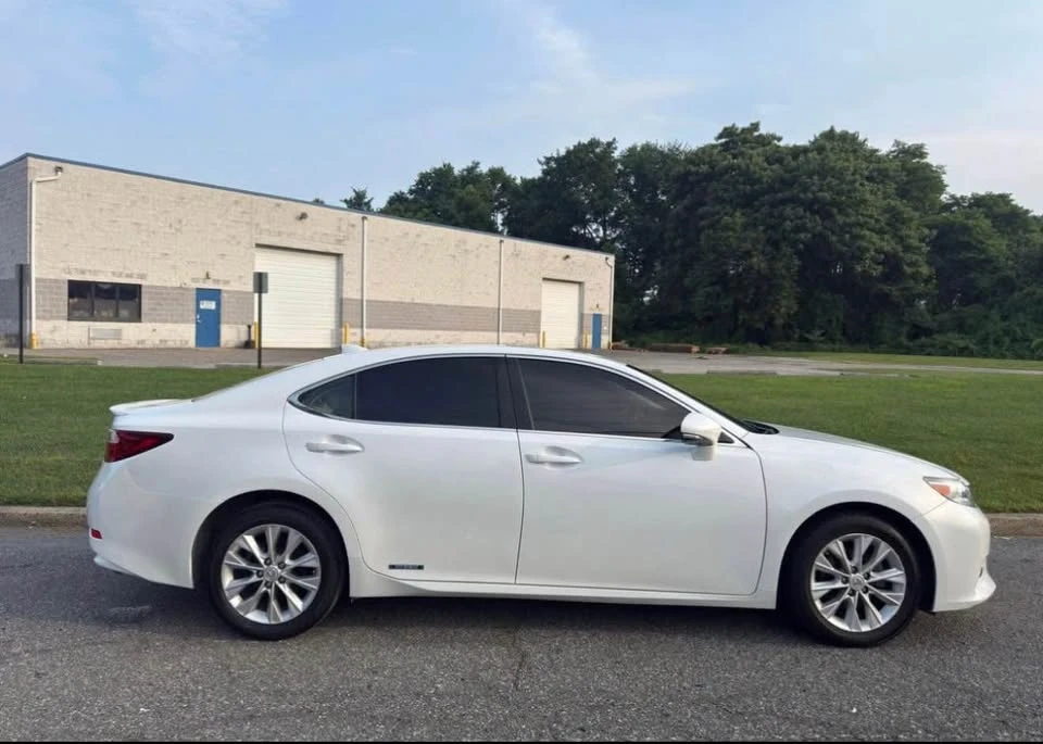 2015 Lexus ES 6th Gen - Image 4 of 7
