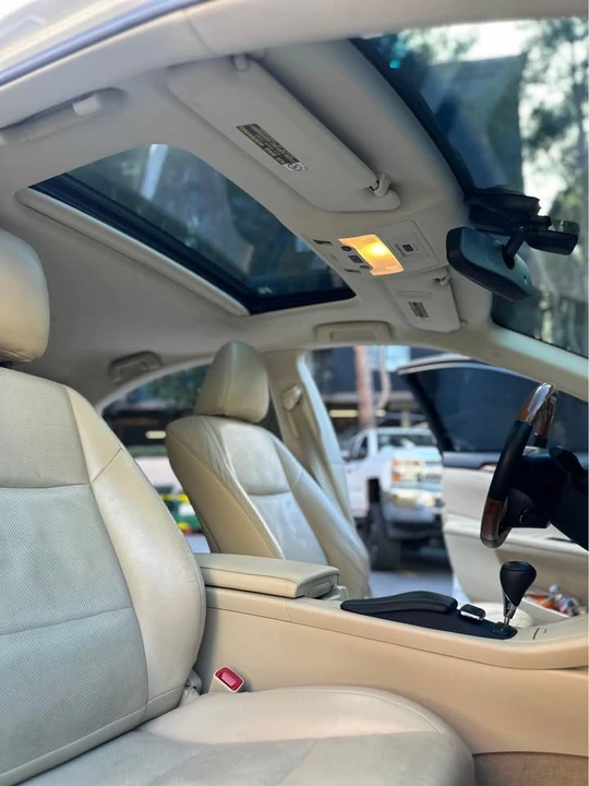 2015 Lexus ES 6th Gen - Image 8 of 11