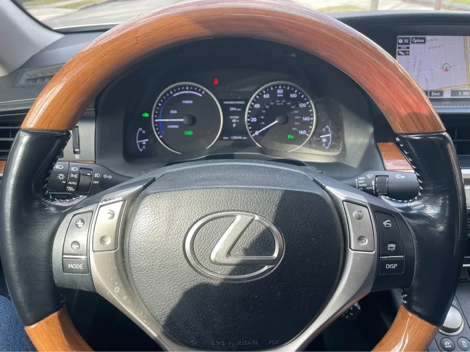 2015 Lexus ES 6th Gen - Image 19 of 20