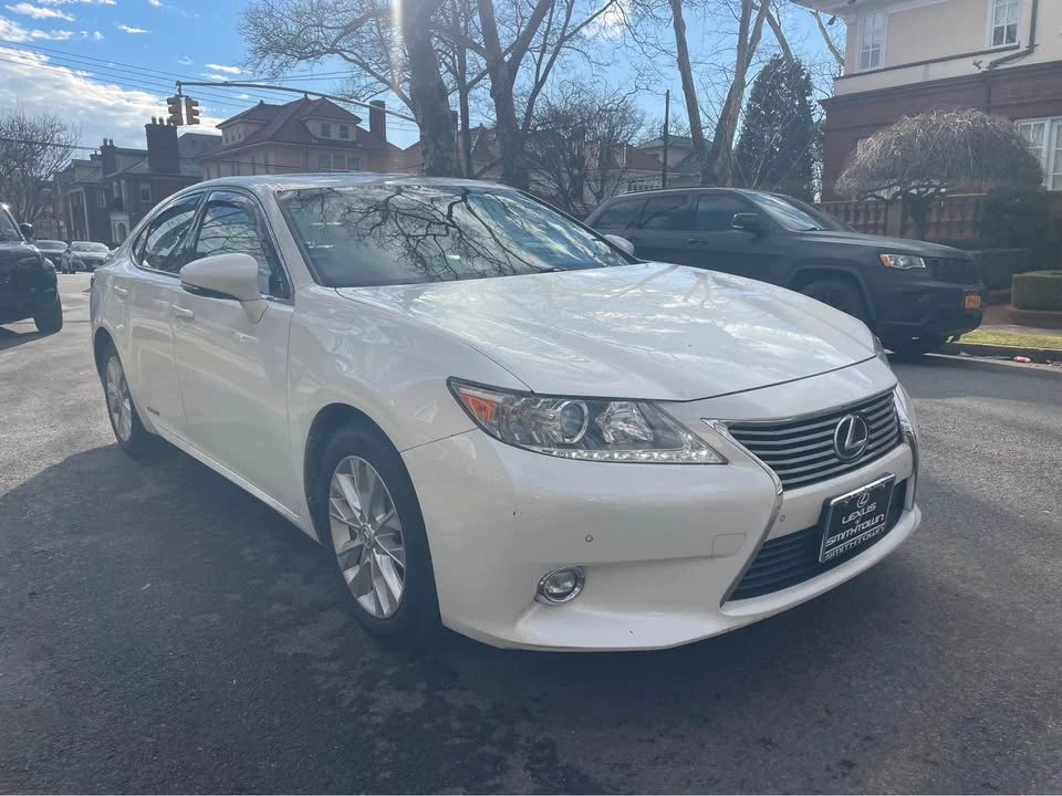 2015 Lexus ES 6th Gen - Image 6 of 20