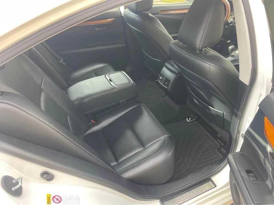 2015 Lexus ES 6th Gen - Image 14 of 20