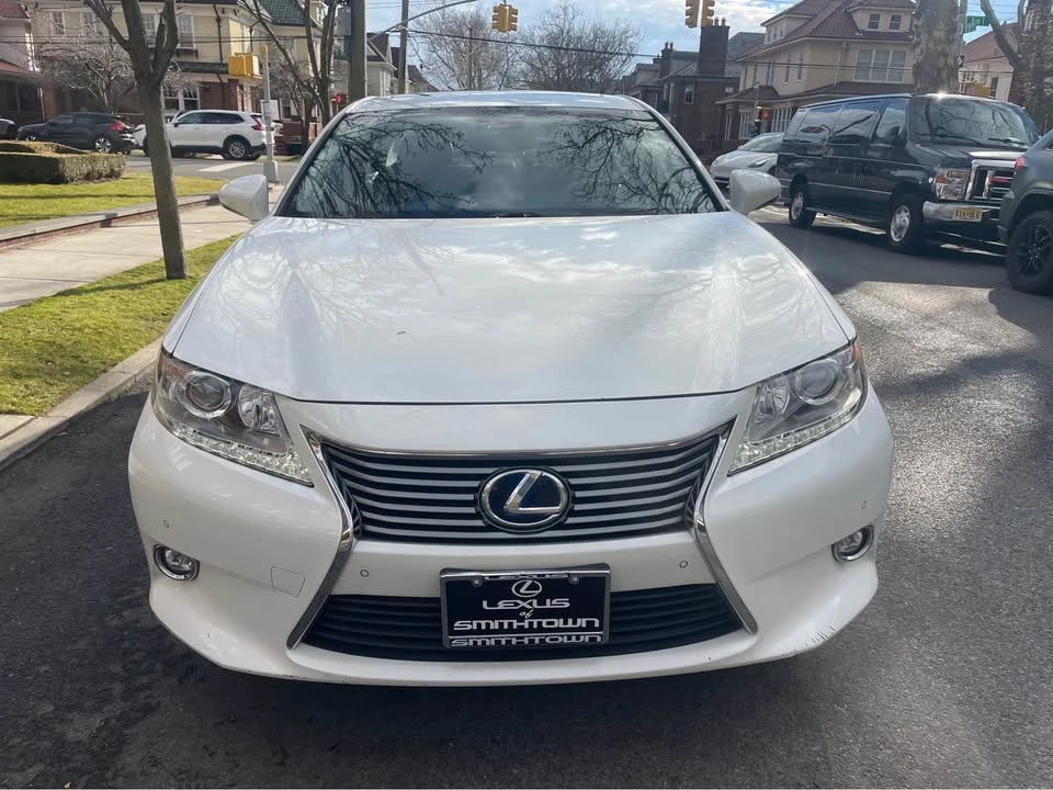 2015 Lexus ES 6th Gen - Image 3 of 20