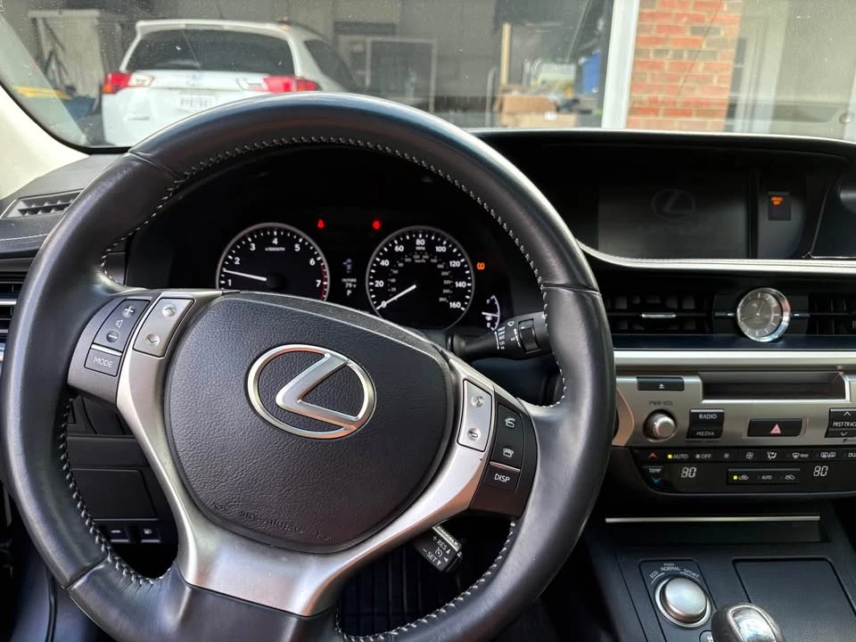 2015 Lexus ES 6th Gen - Image 8 of 8