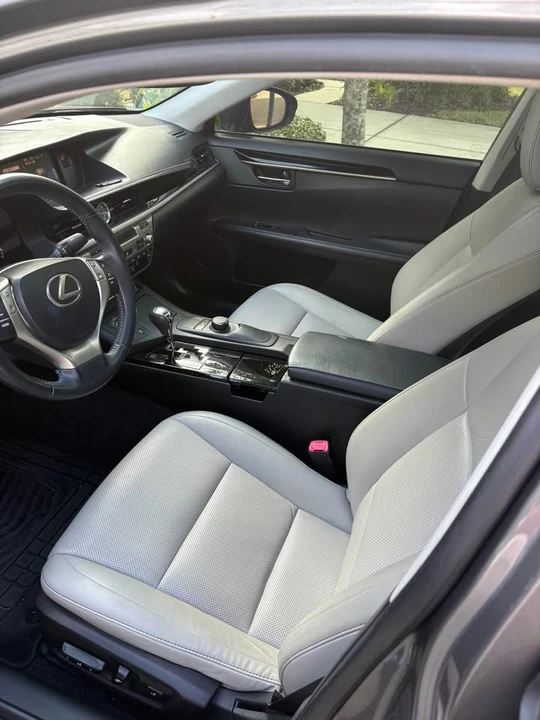 2015 Lexus ES 6th Gen - Image 5 of 8