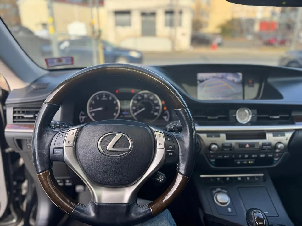 2015 Lexus ES 6th Gen - Image 5 of 11