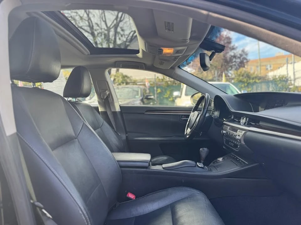 2015 Lexus ES 6th Gen - Image 6 of 11