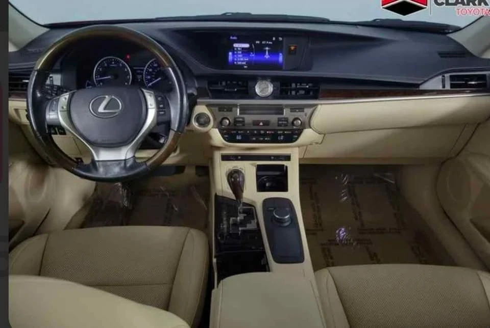 2015 Lexus ES 6th Gen - Image 4 of 4