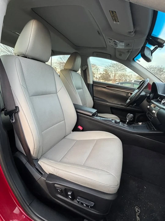 2015 Lexus ES 6th Gen - Image 9 of 11