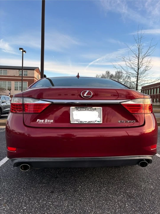2015 Lexus ES 6th Gen - Image 3 of 11