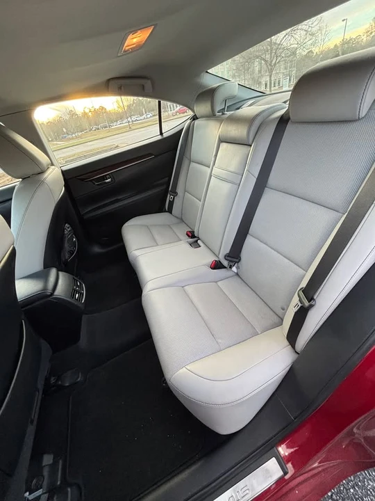 2015 Lexus ES 6th Gen - Image 7 of 11