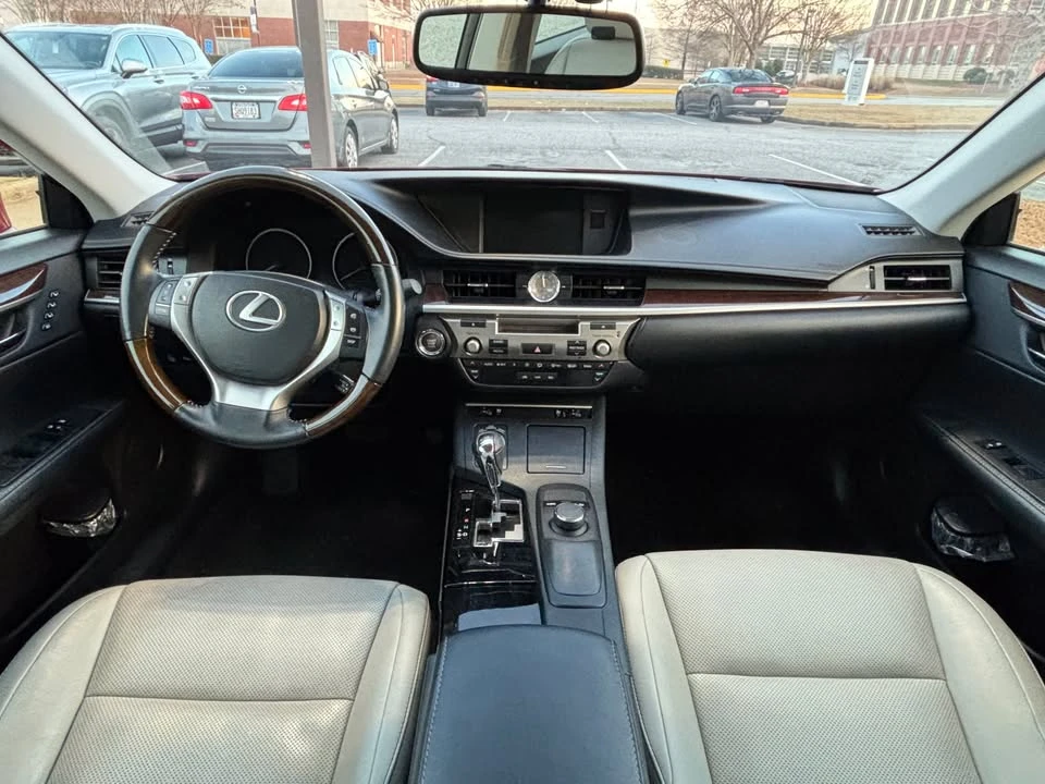2015 Lexus ES 6th Gen - Image 11 of 11