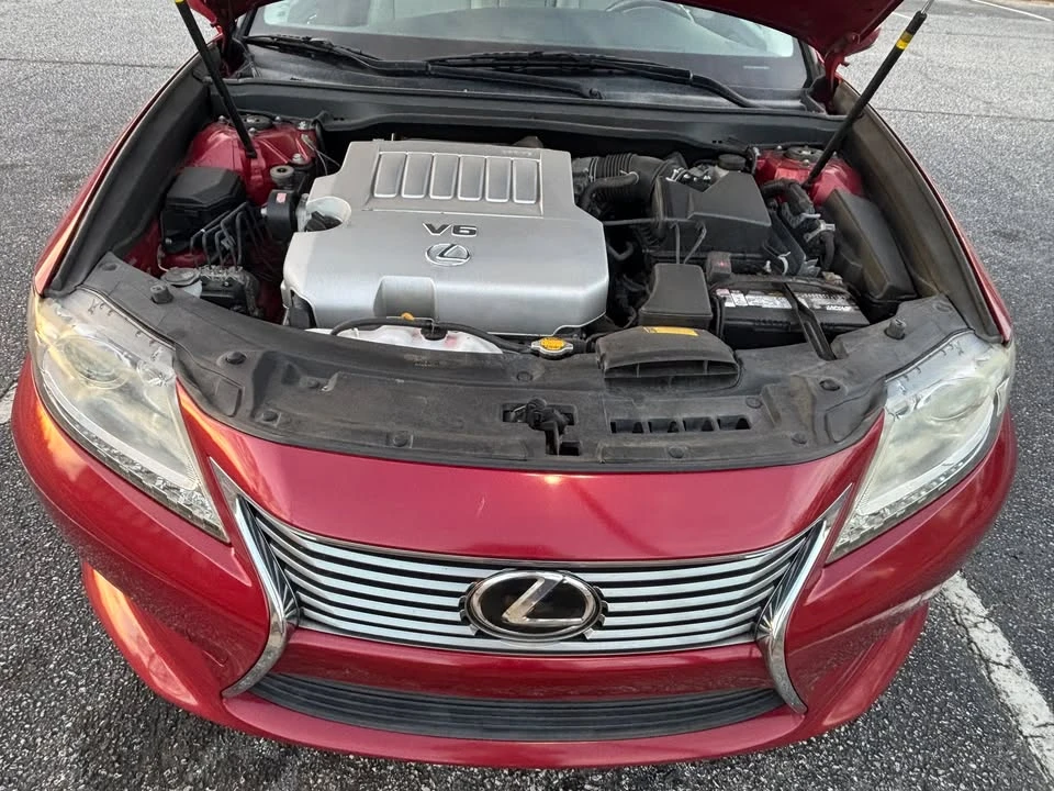 2015 Lexus ES 6th Gen - Image 6 of 11