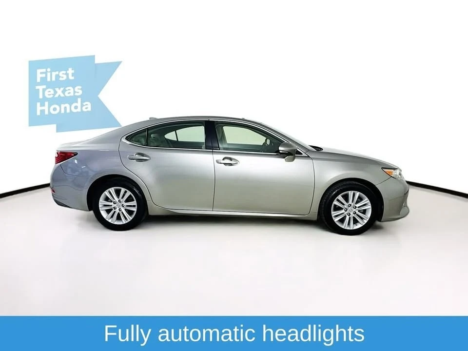 2015 Lexus ES 6th Gen - Image 9 of 19