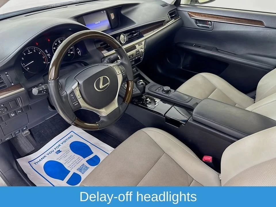 2015 Lexus ES 6th Gen - Image 11 of 19