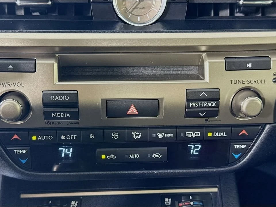 2015 Lexus ES 6th Gen - Image 18 of 19