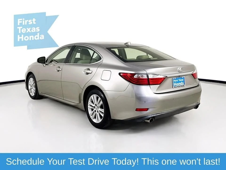 2015 Lexus ES 6th Gen - Image 6 of 19