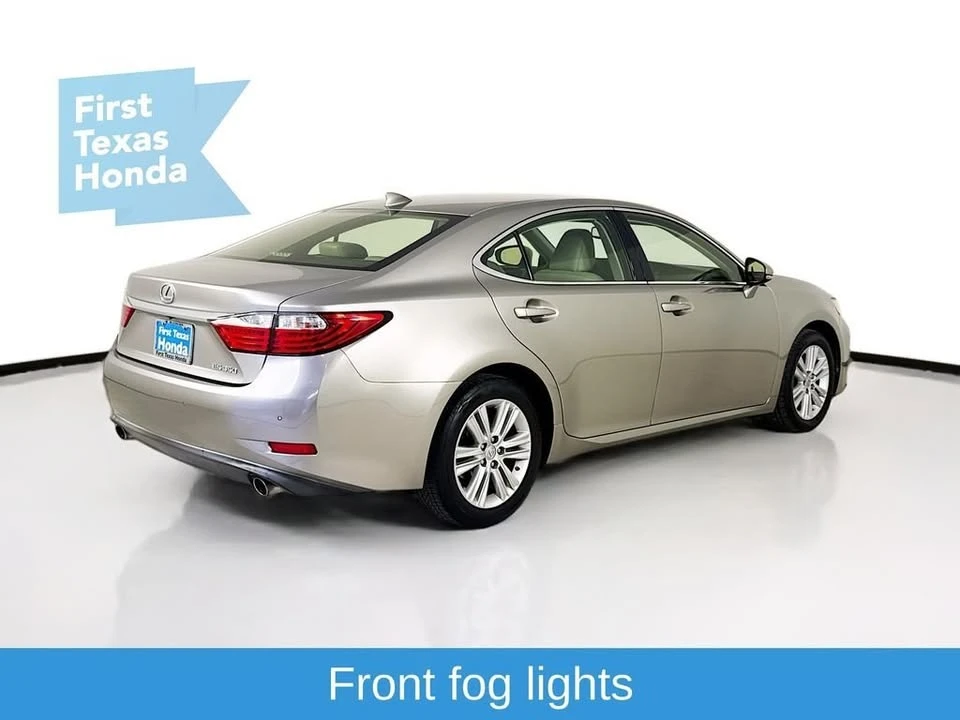 2015 Lexus ES 6th Gen - Image 8 of 19