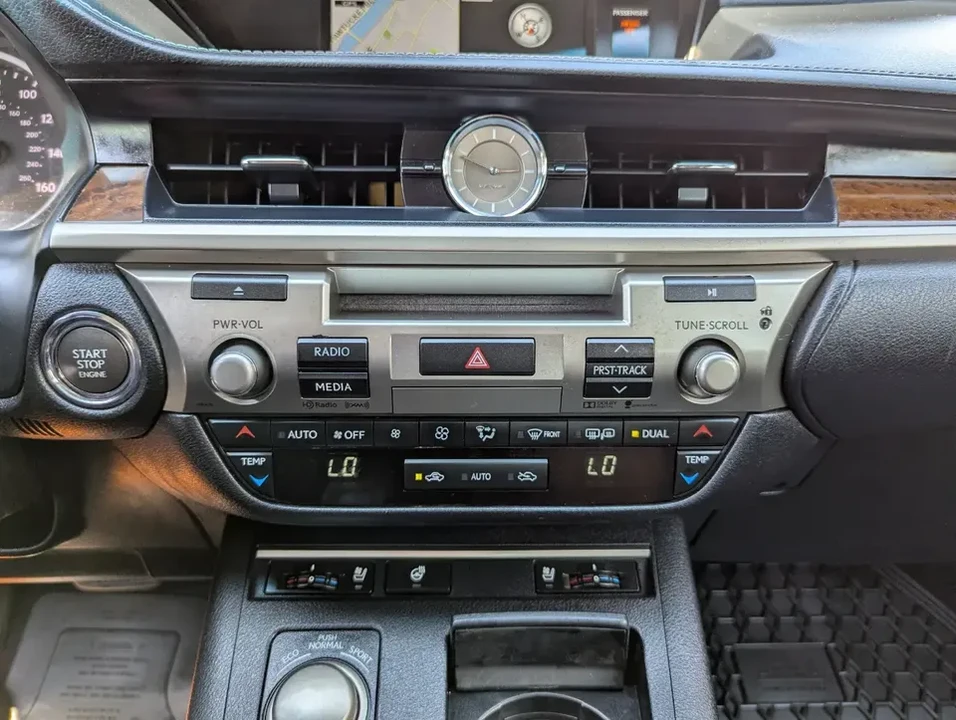 2015 Lexus ES 6th Gen - Image 14 of 18