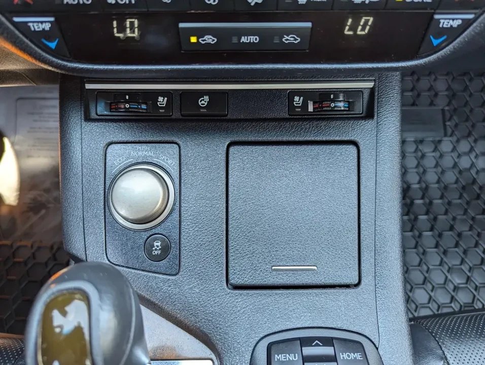 2015 Lexus ES 6th Gen - Image 15 of 18