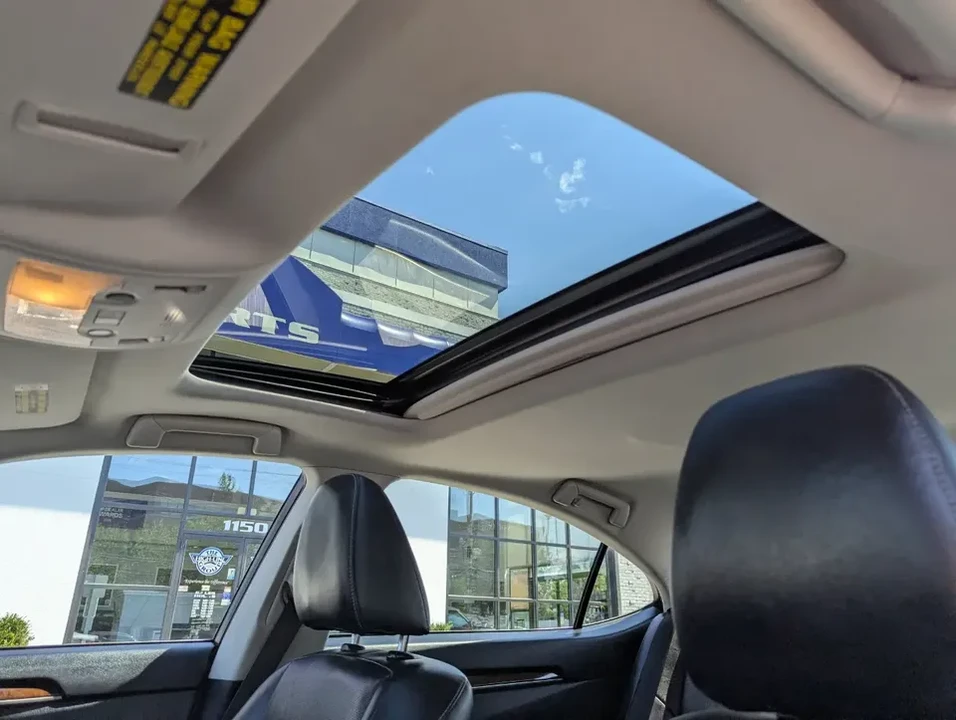 2015 Lexus ES 6th Gen - Image 8 of 18