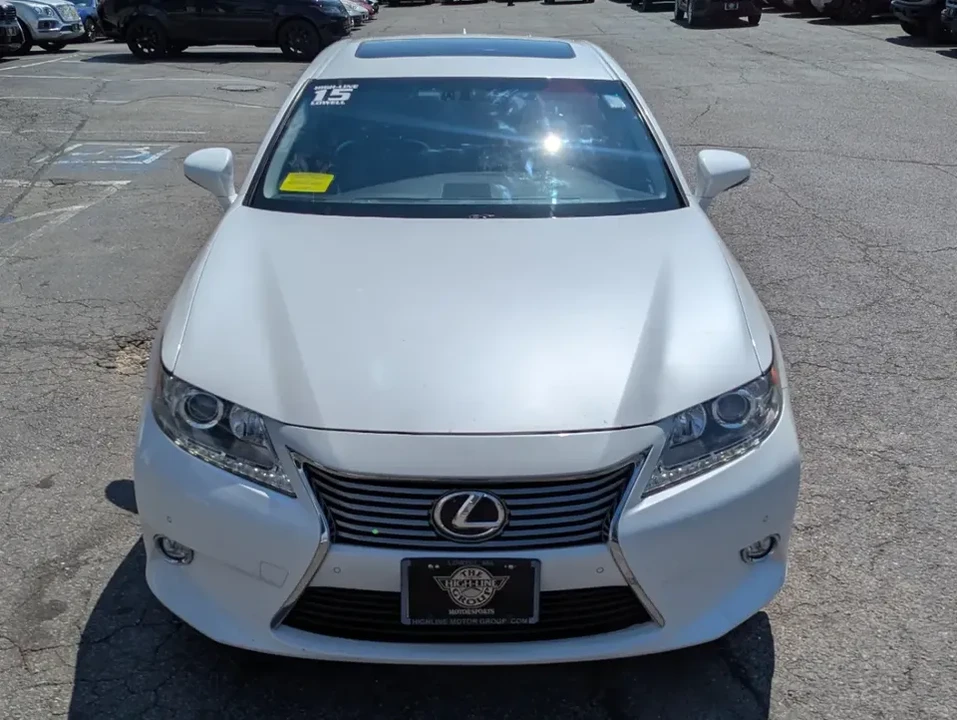 2015 Lexus ES 6th Gen - Image 3 of 18