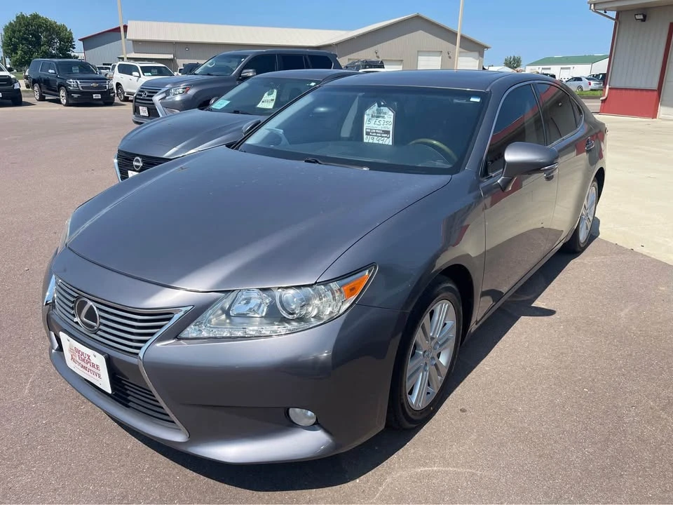 2015 Lexus ES 6th Gen - Image 2 of 16