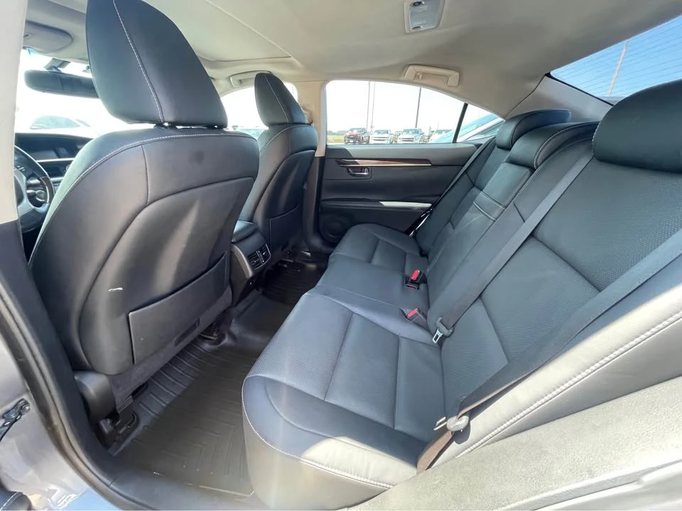 2015 Lexus ES 6th Gen - Image 12 of 16