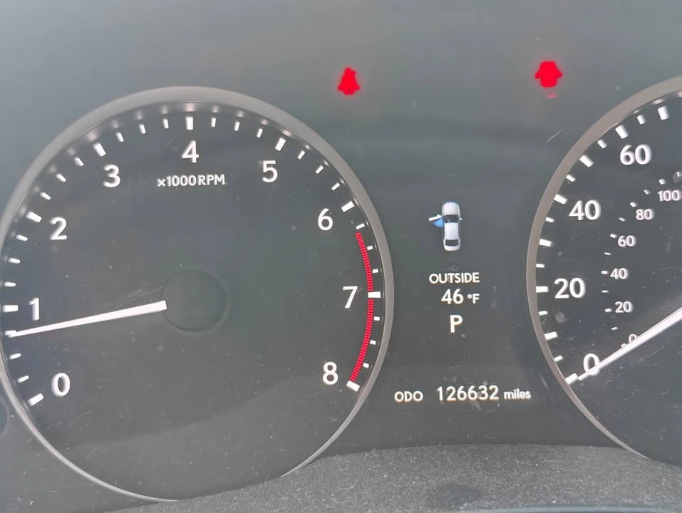 2015 Lexus ES 6th Gen - Image 9 of 10